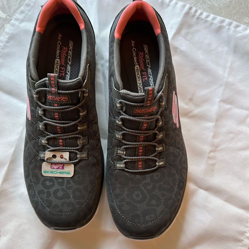 Sketchers. brand new, size 9.5,